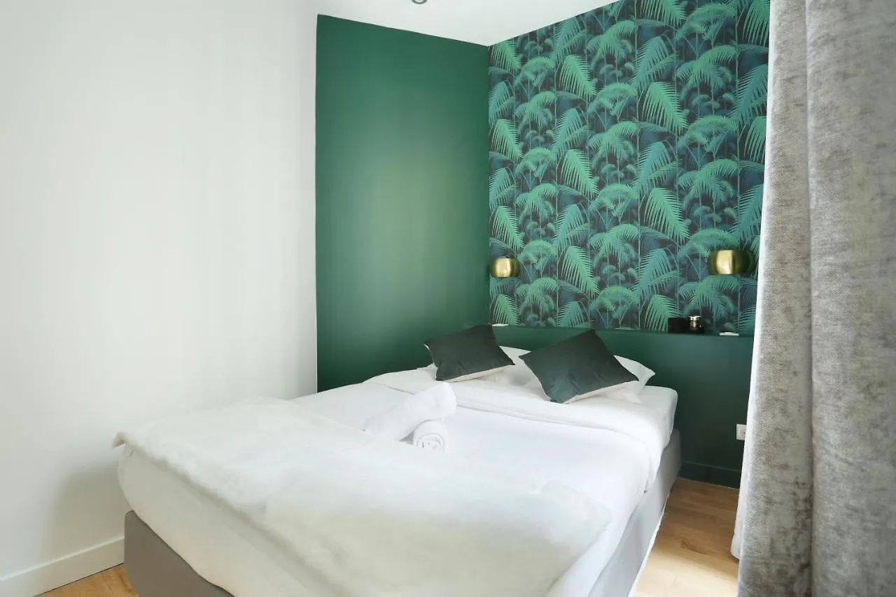 Apartment Center Of Paris By Studio Prestige