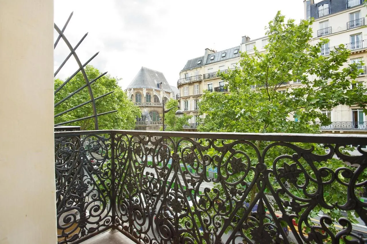 Apartment Center Of Paris By Studio Prestige