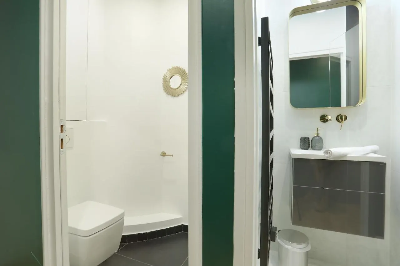 Apartment Center Of Paris By Studio Prestige