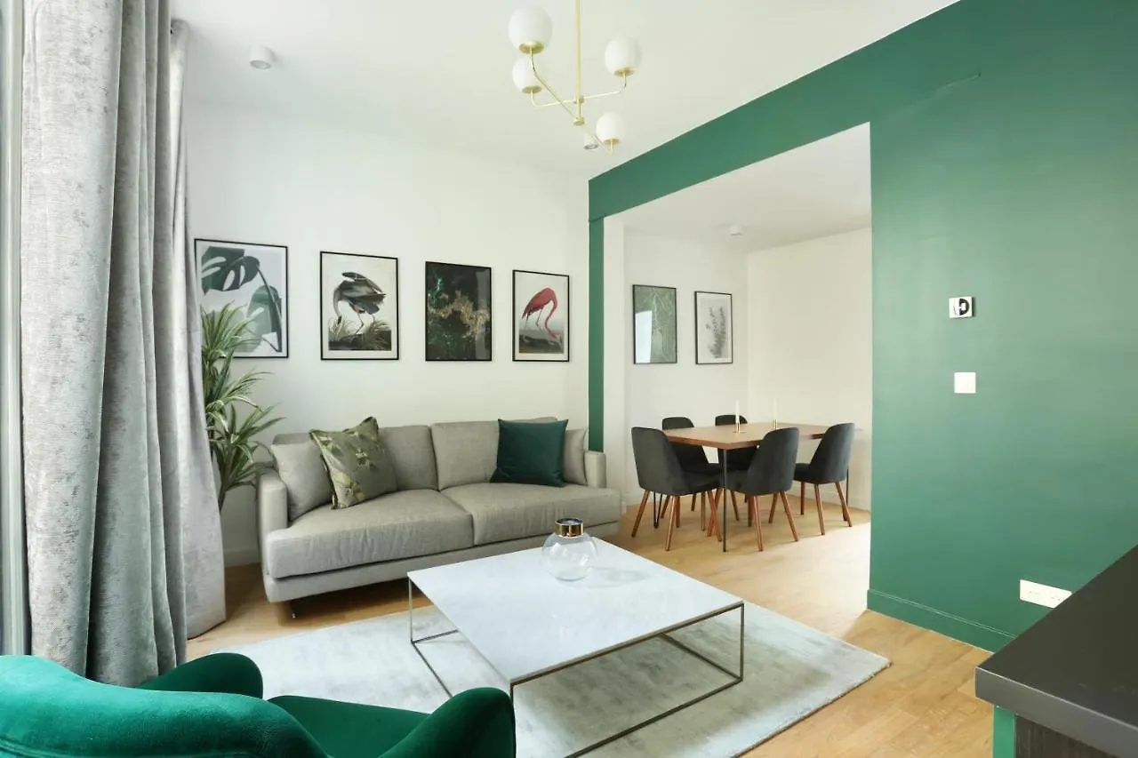 Apartment Center Of Paris By Studio Prestige contacts